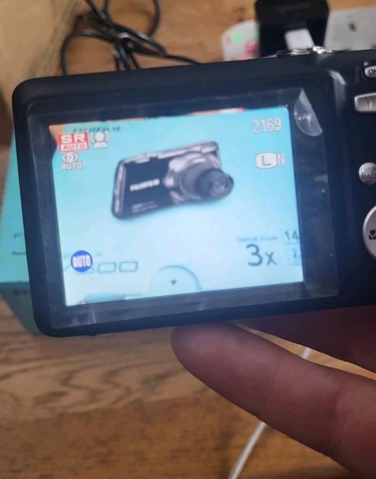 Fujifilm FinePix JV Series JV500 14.0MP Digital Camera - Black, photo 3 of 5