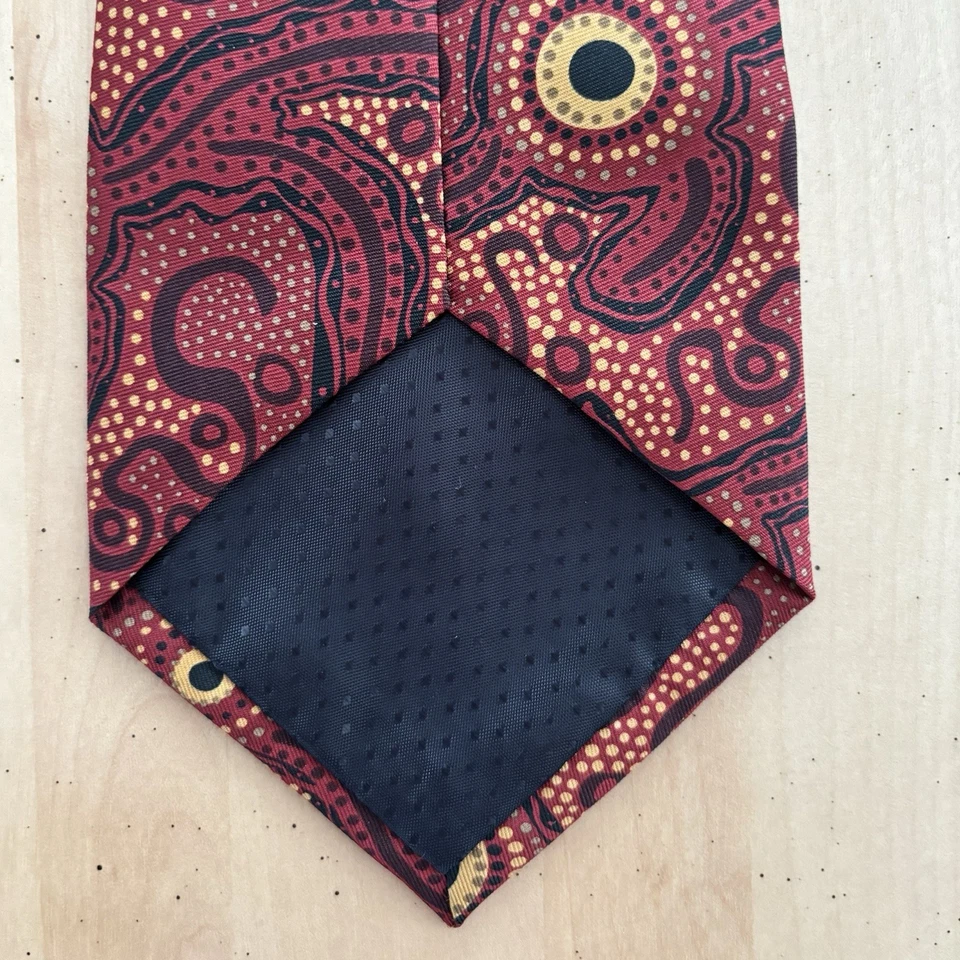 Corbata de diseño australiano Scorched Earth.  Único/original por artista Pam Hall Foto 4 de 4