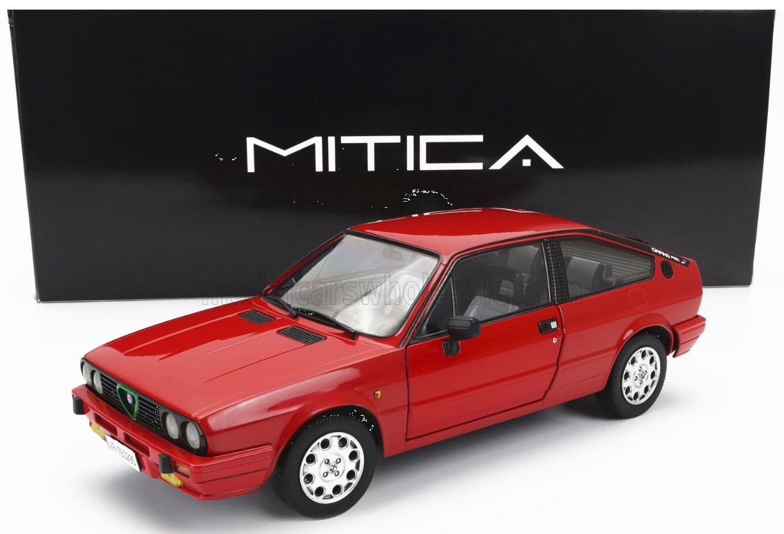 Alfa Romeo Sprint 1.5 Quadrifoglio miniature 1/18 pour déco vintage