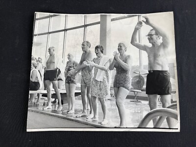 Vtg 1975 B&W Photo Senior Citizen Swim Meet Northlake Hotel 9x10