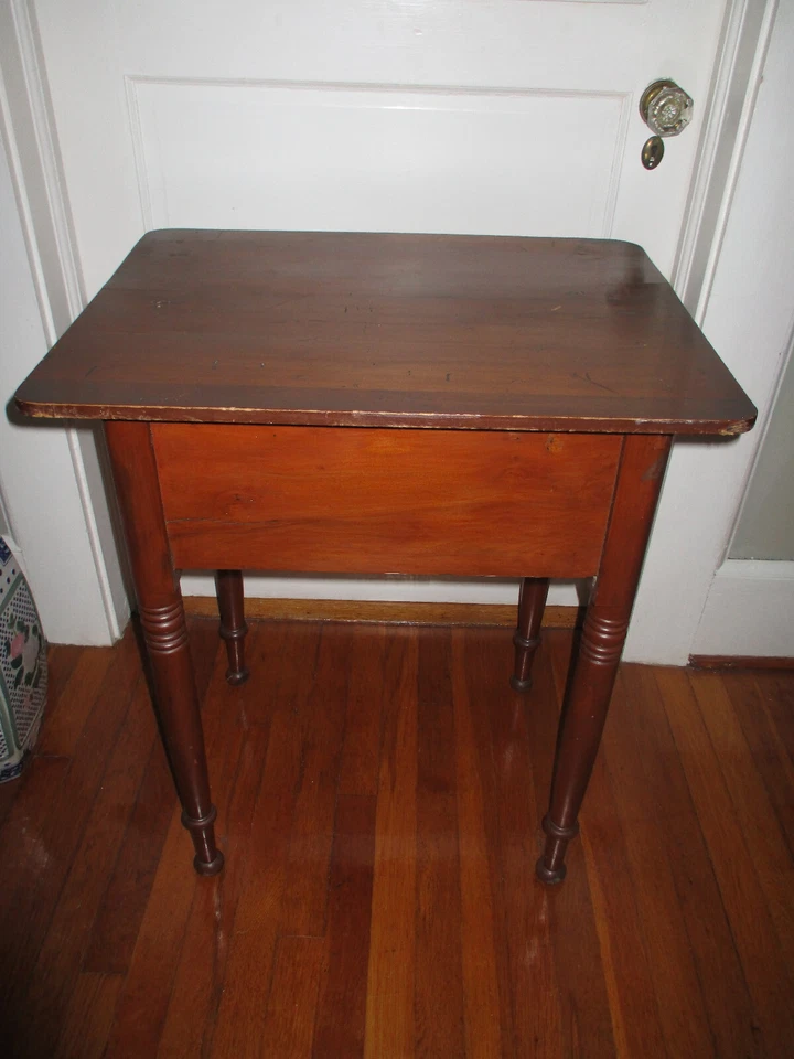 Primitiva mesa auxiliar de cerezo antigua granja siglo XIX SHERATON CAJÓN COLA MILANO Foto 4 de 4