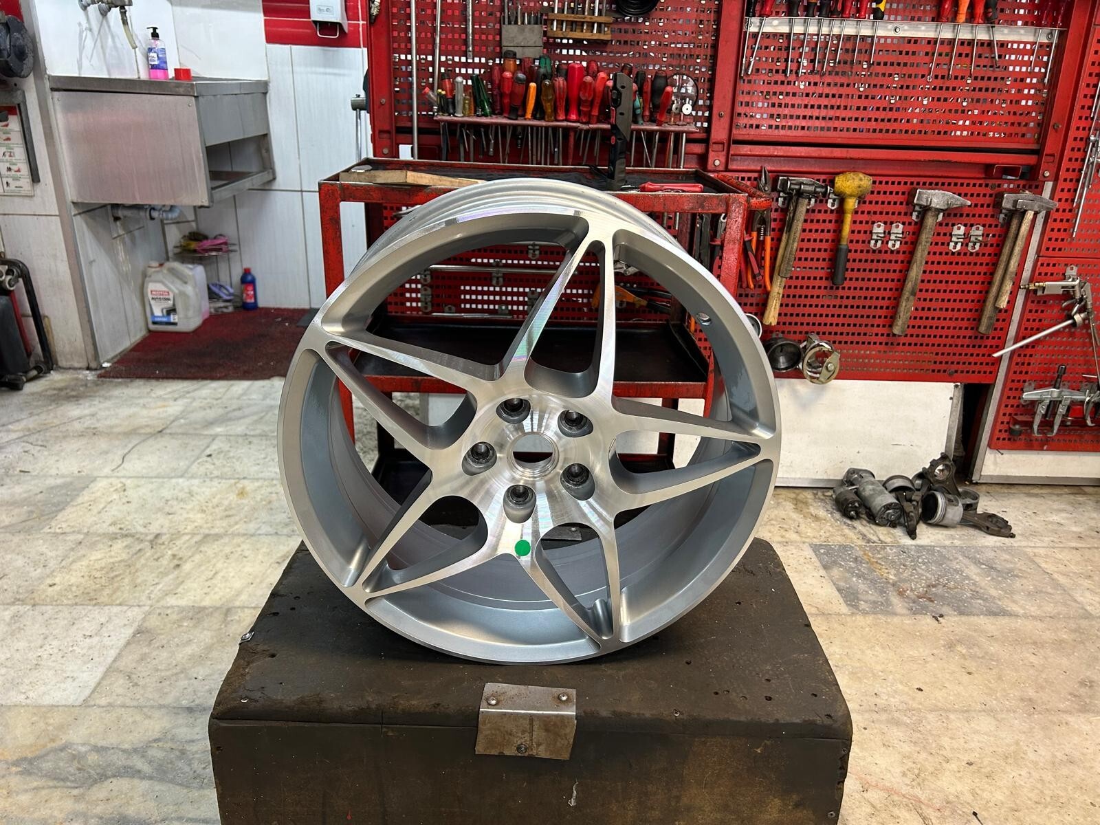 1xAlloy Wheel 19 Inch Diamond Front Ferrari California F149 OEM 252606 8Jx19