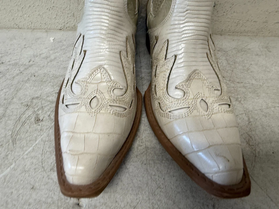 Botas femininas Coconuts By Matisse Milo Western brancas tamanho 8.5 - Imagem 3 de 4