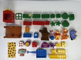LEGO Duplo 2987 Winnie The Pooh  Welcome To The Hundred Acre Wood 1999 Complete