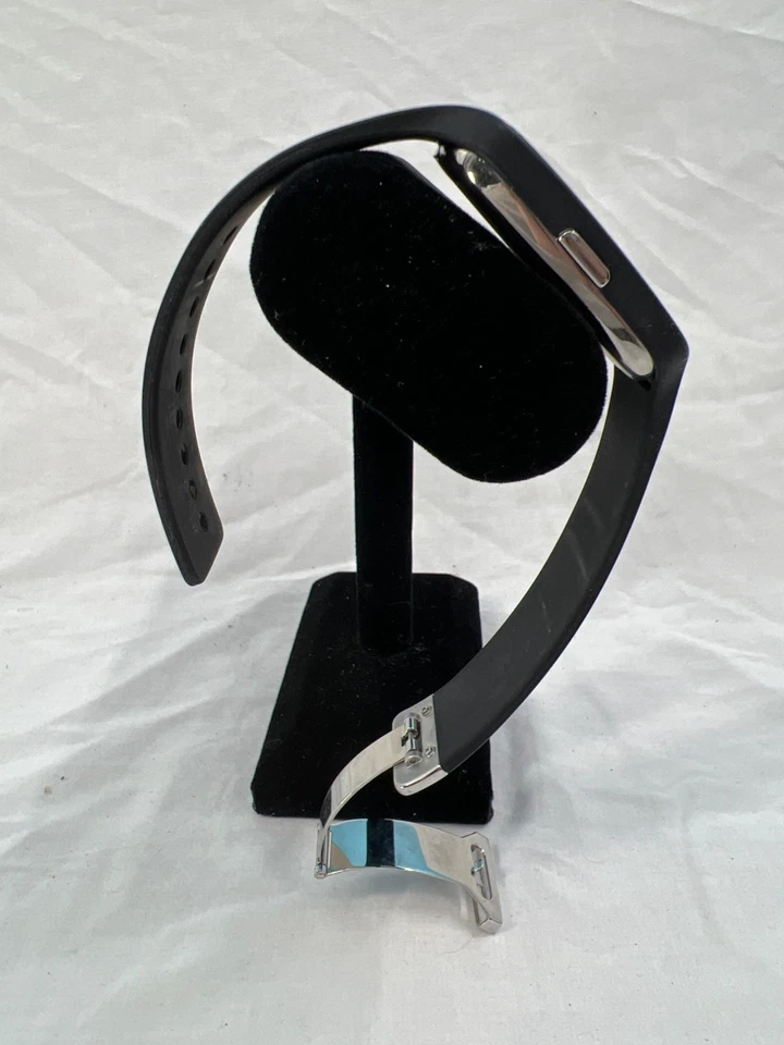 SONY SmartWatch 3 SWR50 -Not Working- (Parts or Repair) - Image 4 of 4