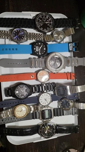 Vintage Lot Of 13 Men's Watches Untested , Bulova Timex Speidel Etc.