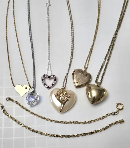 Lot of 6 Vtg Fashion Costume Jewelry Heart Shape Pendant Necklaces + 2 Bracelets