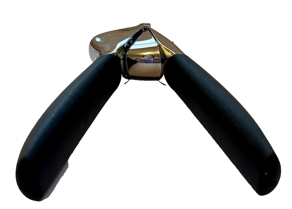 Сверхпрочный пресс для чеснока из нержавеющей стали с силиконовыми ручками OXO Good Grips VGC - Изображение 2 из 4