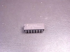 Lot of 2 JM38510/30102BCA National Semi Dual D Type Flip Flop Ceramic 14 Pin DIP