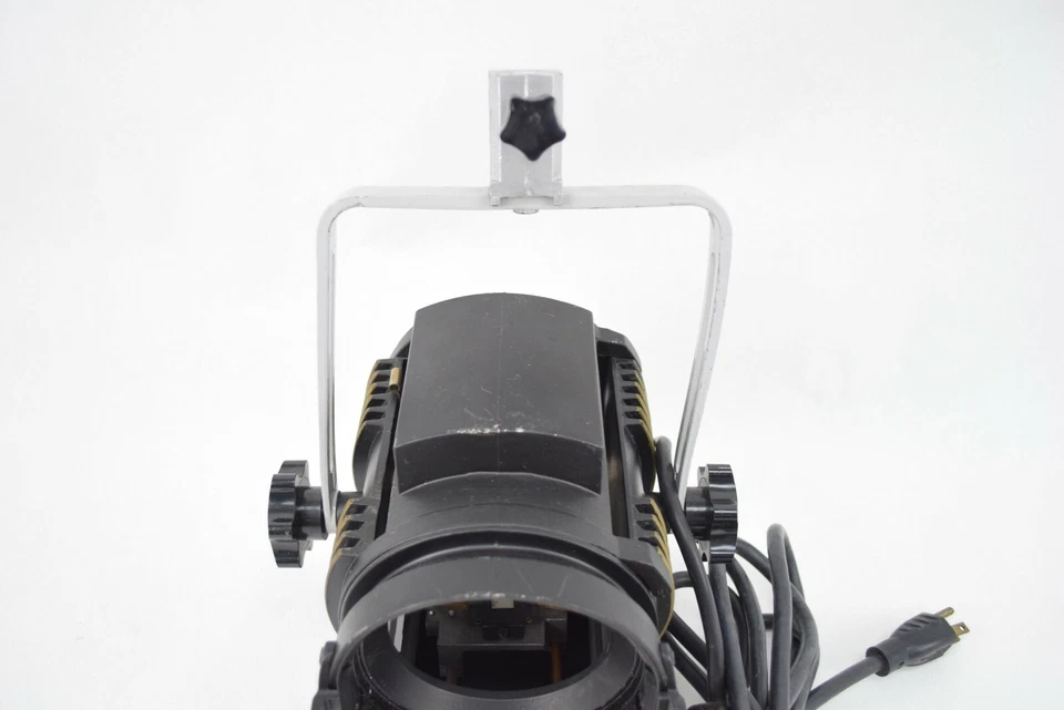 LTM Pepper 600 Watt Frensel Tungsten Stage  Light - Image 3 of 4