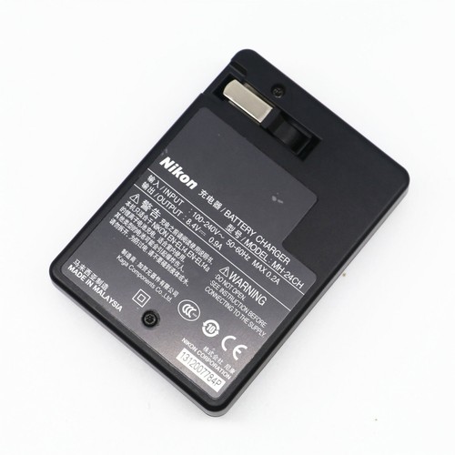 Caricabatteria originale Nikon MH-24 per batteria EN-EL14 D5200 D5300 P7800 P7100 - Foto 2 di 4