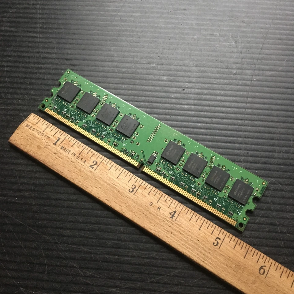 CORSAIR 1G Desktop DDR2 PC-5300 667MHz DDR2-667 RAM Memory - Image 2 of 3