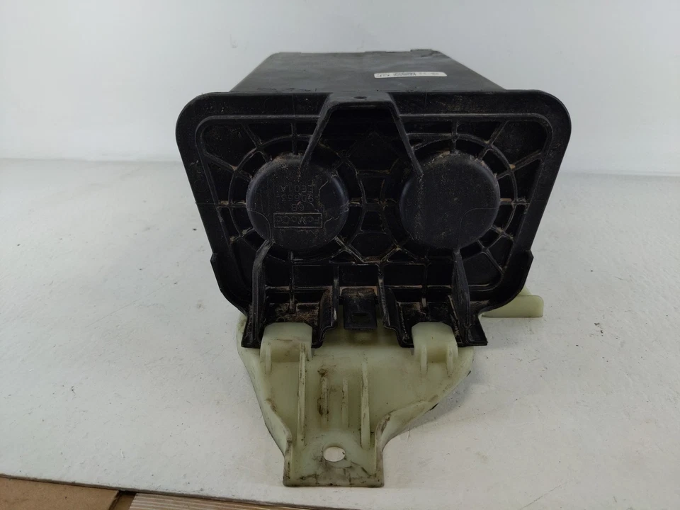 2020 Ford Explorer Fuel Vapor Charcoal Canister B8T90 - Image 4 of 4