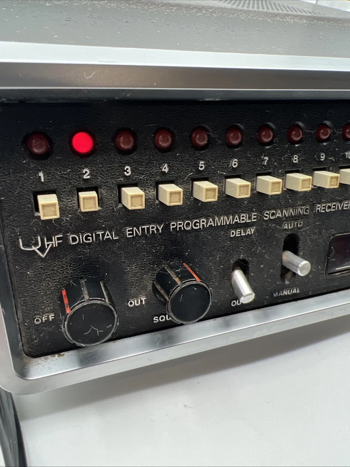 Vintage Realistic PRO-2001 Digital Programmable Scanner Tested Works Rare! VTG - Image 2 of 4