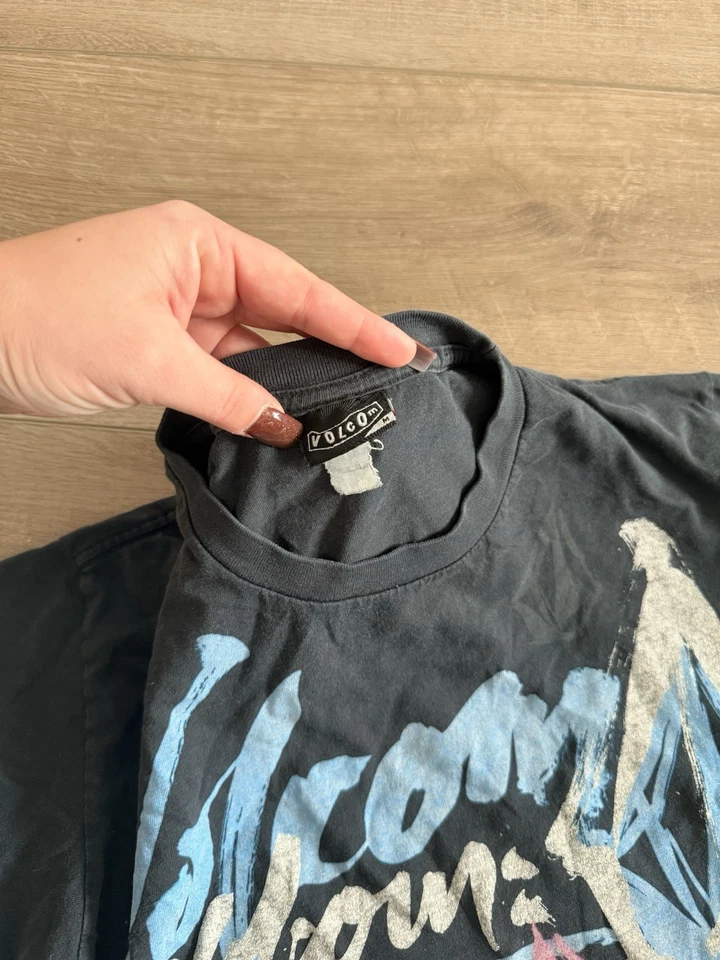 Volcom Vintage Y2K Black Stone T-Shirt Medium Skater Skate Grunge EUC - Image 2 of 2