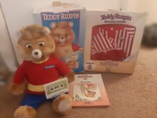 THE WORLD OF TEDDY RUXPIN WORLDS OF WONDER BEAR IN BOX ,BOOK, TAPE WORKS  PJs