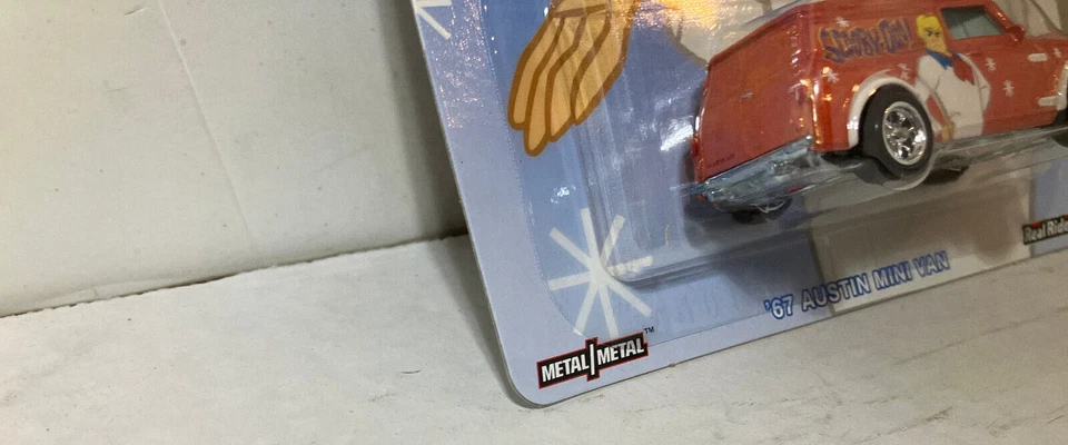 HOT WHEELS Pop Culture Scooby Doo Fred 67 Austin Mini Van Real Riders - Image 4 of 4