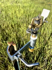 T-POST SPRINKLER COMMERCIAL QUALITY W TOP QUALITY 1/2" BRASS IMPACT GARDENS ETC