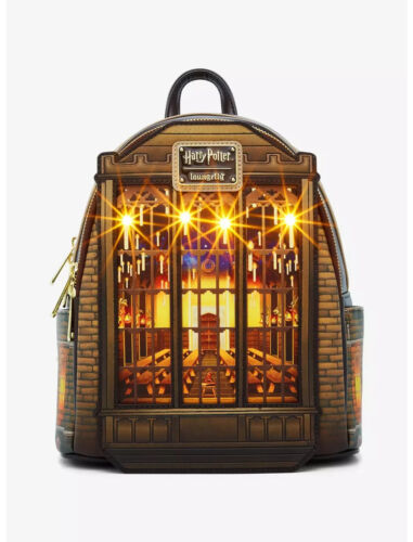Loungefly Harry Potter Hogwarts Great Hall Light-Up Mini Backpack - New - Picture 2 of 5