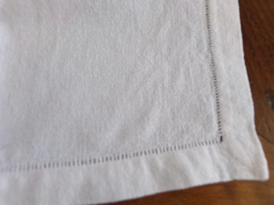 12 Serviettes de Table  en Métis " H C  " - Photo 4/4