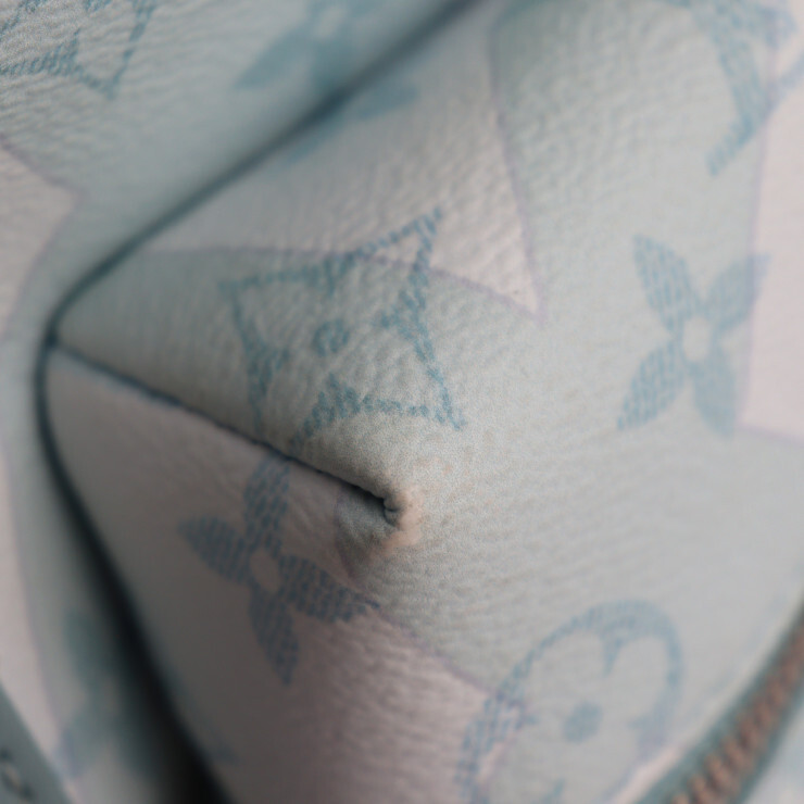 LOUIS VUITTON Backpack · Daypack M22519 Discovery Backpack LOUIS VUITTON Backpack · Daypack M22519 Discovery Backpack