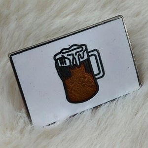Vtg Pint of Beer Enamel Lapel Pin