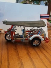 Tuk Tuk Wire Art