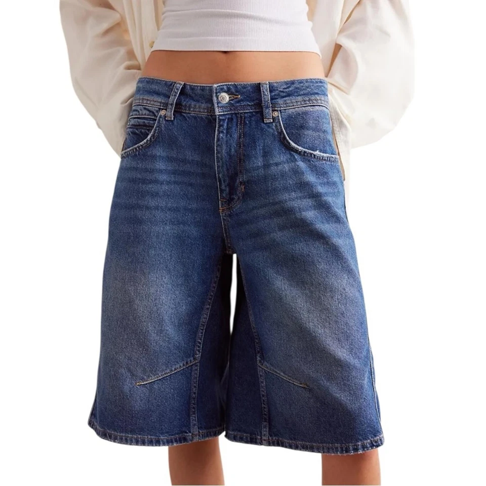 Free People We The Free Cruisin Bermuda Shorts in Deep End Wash Size 24 - Image 3 of 4