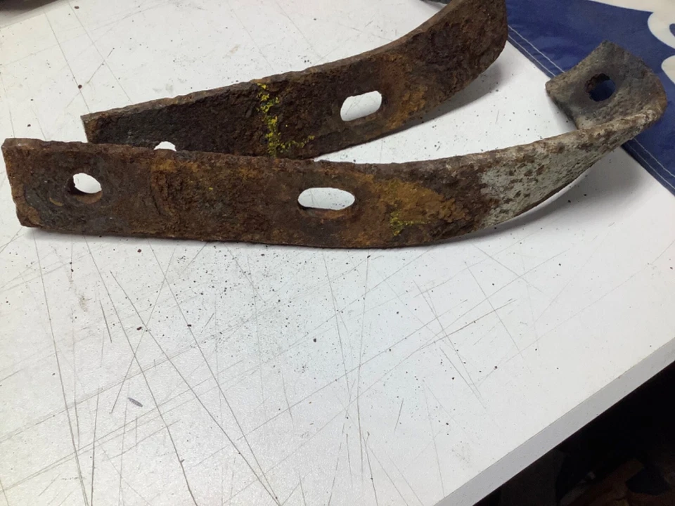 1960 1961 1962 1963 Mercury Comet convertible S22 rear bumper brackets - Image 3 of 4