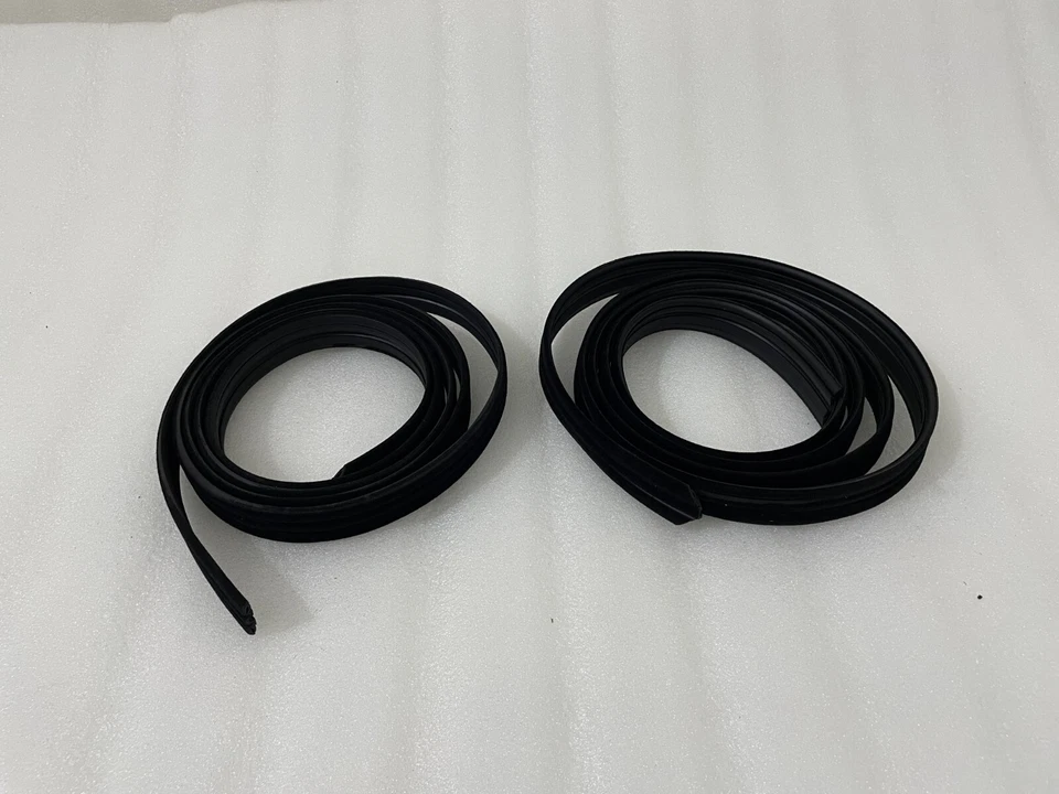 Suzuki SJ410 SJ 413 Weatherstrip Front Door Glass Rubber Seal RH LH Side - Изображение 3 из 4
