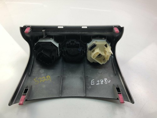 E2880 TOYOTA URBAN Climate Control Unit 55406-52190 - Picture 4 of 4