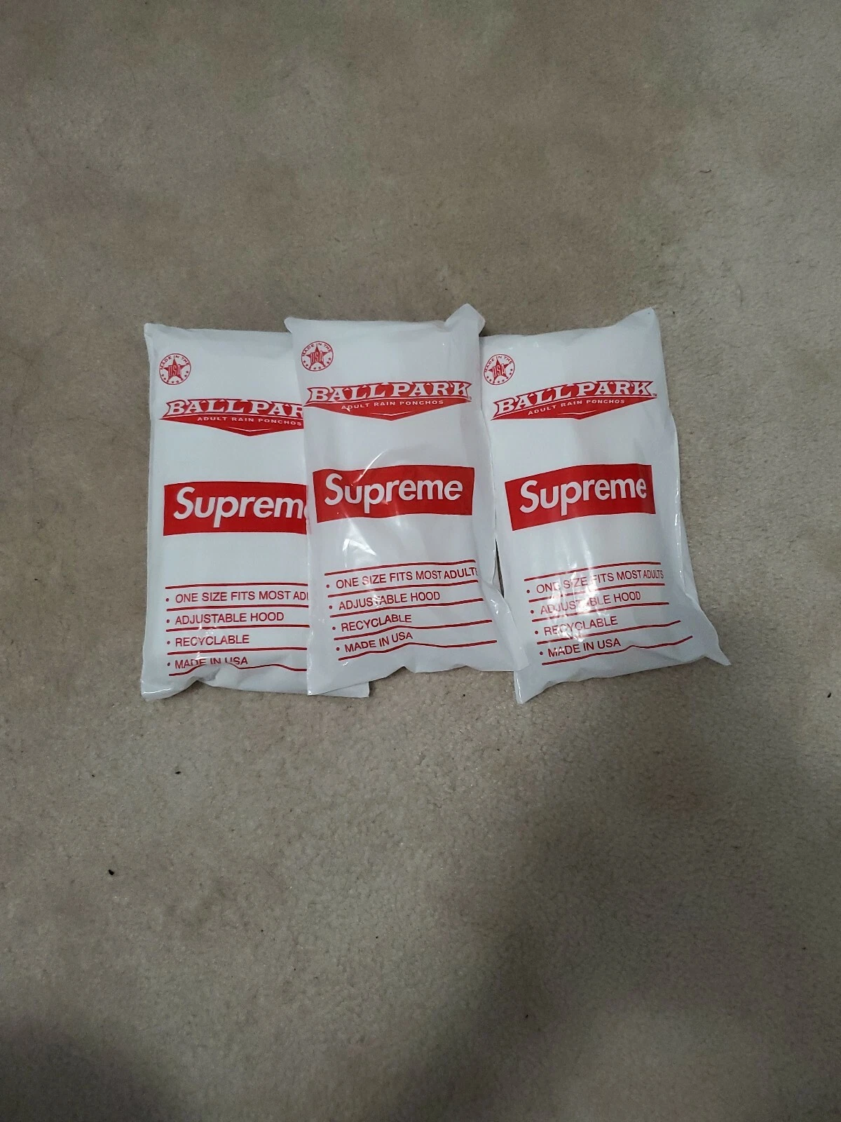 Supreme New York Poncho Box Logo SS20 NEUF EN MAIN