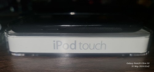 Apple Ipod Touch 4th - 16GB - Picture 9 of 9