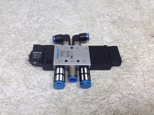 Festo CPE14-M1BH-5/3G-1/8 Pneumatic Valve 24 VDC MSZE-3-24DC