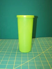 Tupperware 5107L Tumbler 16 oz Lime Green One Drinking Cup w/Lid