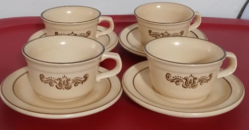 Pfaltzgraff Village 4 Cups & 4 Saucers Stoneware Mugs coffee tea soup