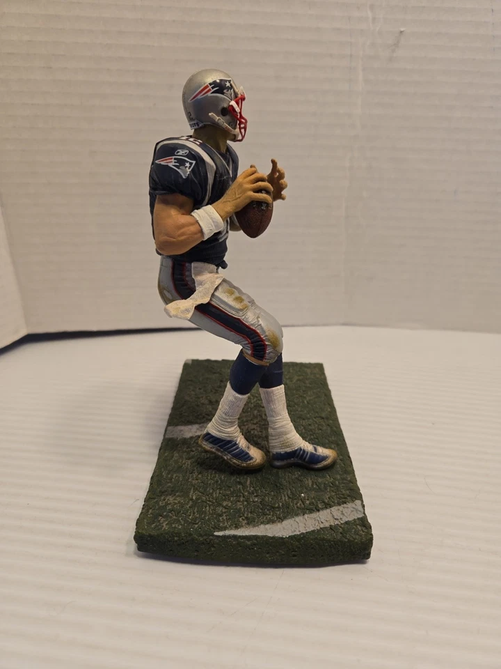 2002 TOM BRADY Chase figure- McFarlane NFL Series 5 - NEW ENGLAND PATRIOTS Blue - Image 3 of 4