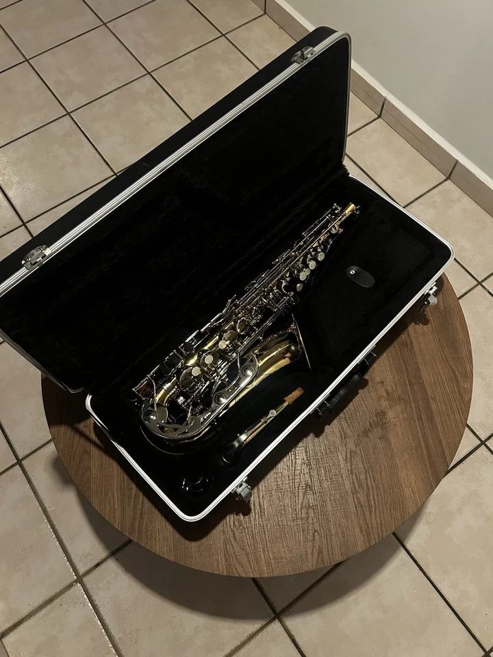 Bundy Alto Saxophone with Hard Case - Image 4 of 4