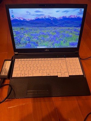 Fujitsu LIFEBOOK A5510/FX i5-10210U 8GB 256GB SSD Win11 Office2019 Laptop 15.6''