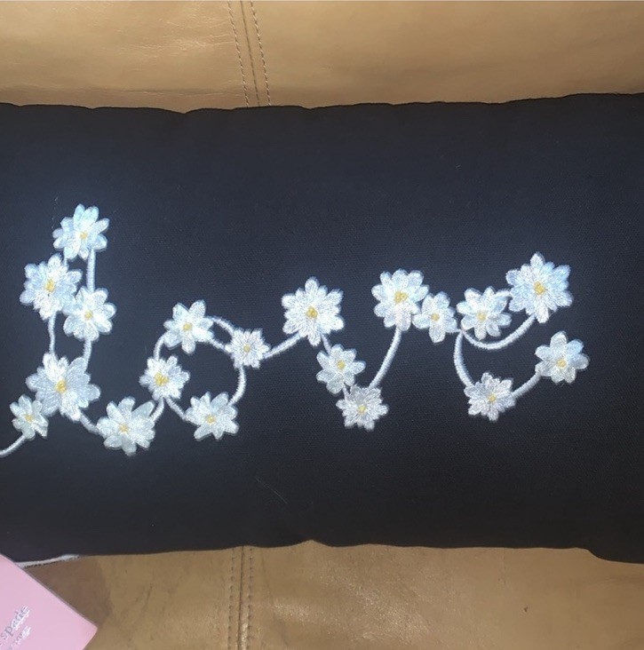 New KATE SPADE Set 2 Black White Daisy 'Love' Throw Pillow Spring / Summer NWT thumbnail 10