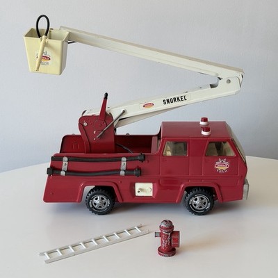 Vintage Tonka Pressed Steel Snorkel Fire Truck w/Bucket, Fire Hydrant, Hoses