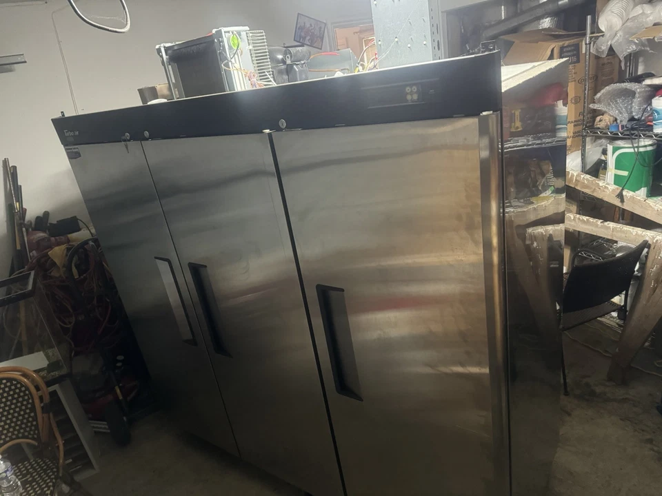 Nuevo refrigerador comercial de alcance diseñado para establecimientos de servicio de alimentos Foto 3 de 3