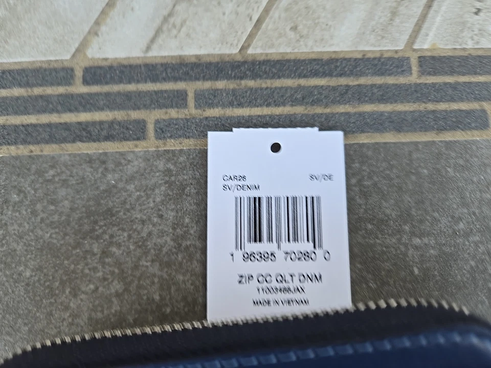 Estuche para Tarjetas Coach Denim con Cremallera con Acolchado Cadena de Identificación Cartera Bolso Dije ~NUEVO CON ETIQUETAS~ CAR26 Foto 3 de 4