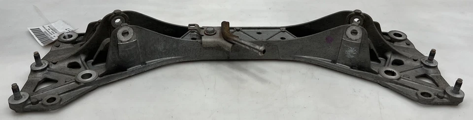 Subchasis travesaño trasero Dodge Dart 2013-2016 OEM 68080591AF Foto 4 de 4