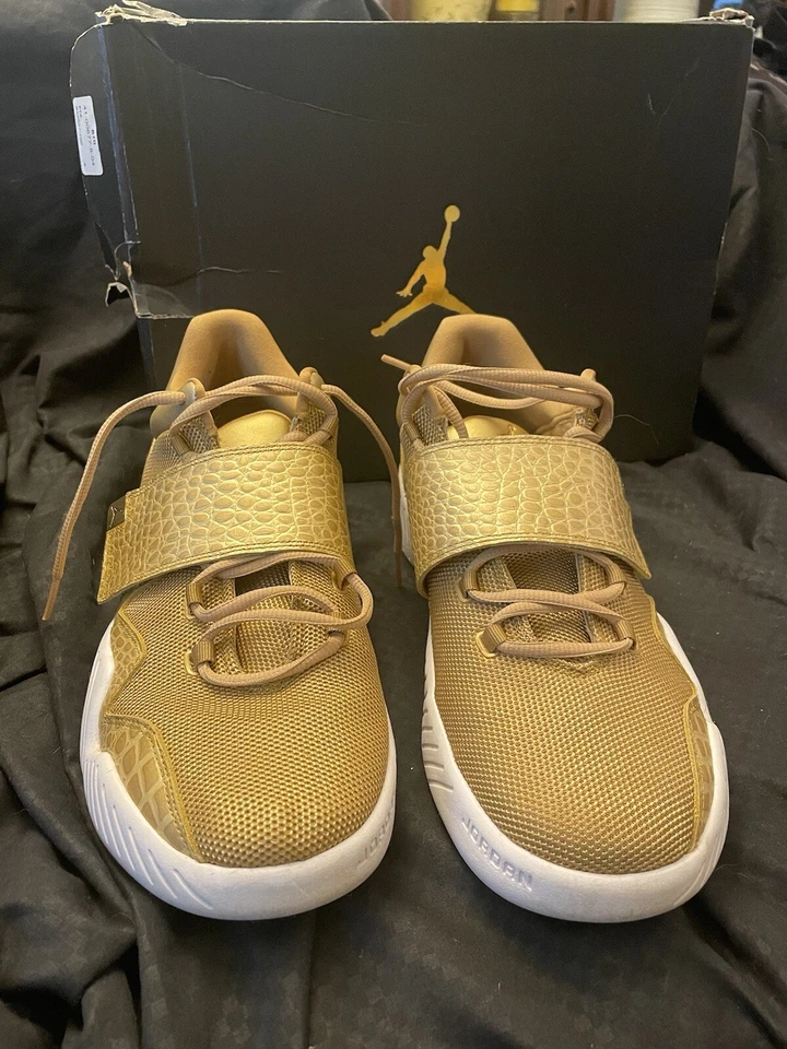 Talla 11.5 - Jordan J23 Dorado - 854557-700 Foto 3 de 4