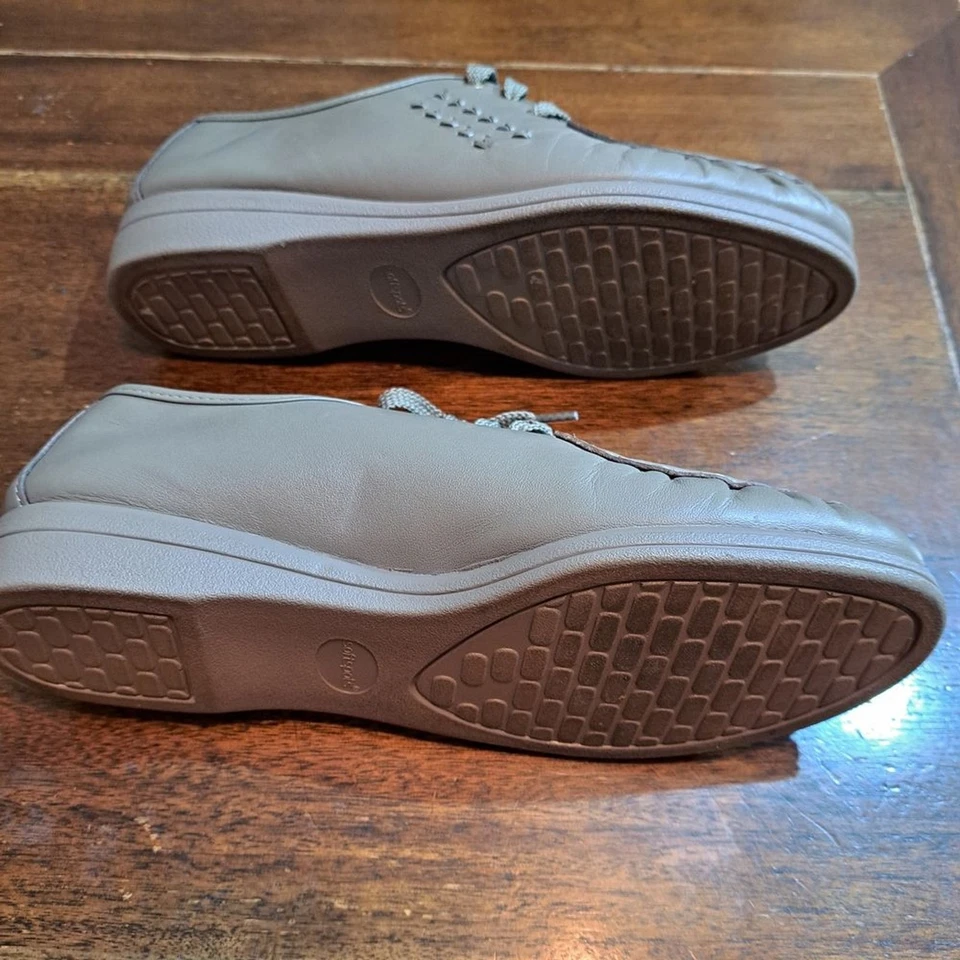 Zapatos con cordones Softspots de cuero gris estilo plano/mocasín para mujer talla 11M Foto 4 de 4