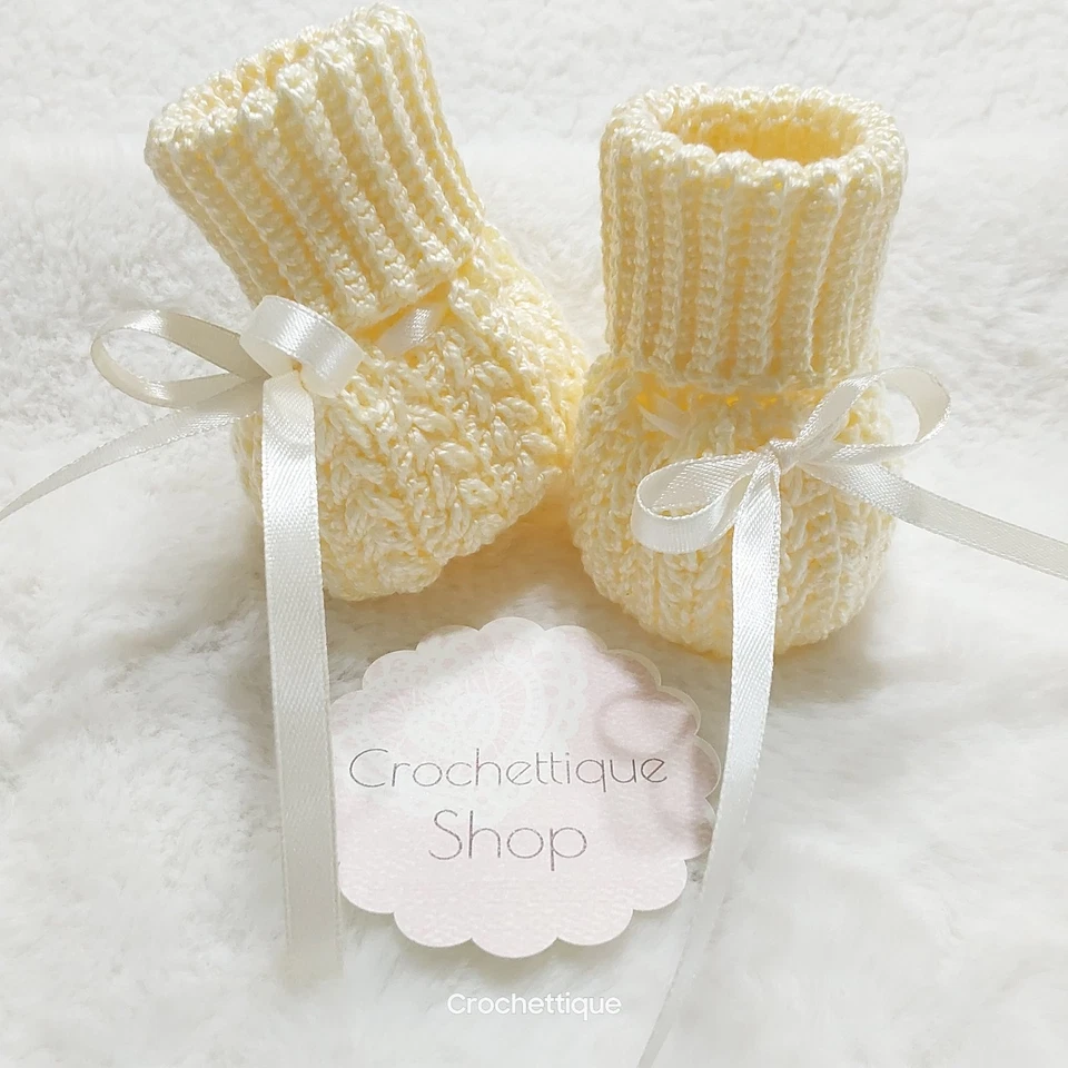 Botines de bebé de ganchillo hechos a mano Foto 3 de 4