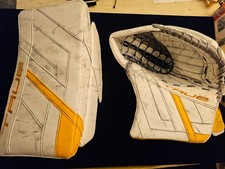 BLOMQVIST Pittsburgh Penguins TRUE HZRDUS Game Worn Goalie Catcher Blocker PRO
