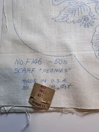 1950s WONDER ART Pre-Printed Fabric 2 Table Runners #F192 BLUEJAYS #F146 PEONIES - Picture 10 of 15