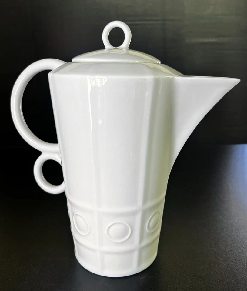 Cafetera, jarra, blanca geométrica con asas circulares de Philippe Deshoulieres Foto 2 de 4